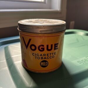 2/$30⚡️- COLLECTIBLE | Vintage Vogue cigarette tobacco tin with lid